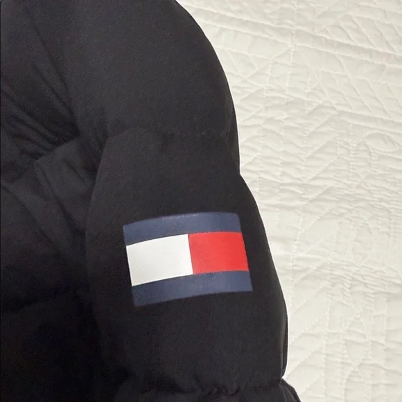 Tommy Hilfiger Black Hooded Puffer Jacket - Picture 4 of 8
